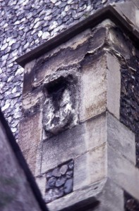 Arms Hen 8th Clasping Buttress